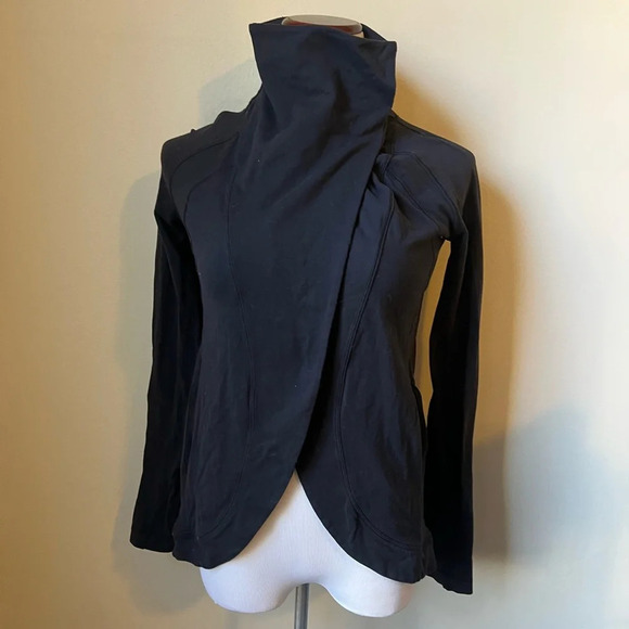 Lululemon Rulu Rally Wrap, size 2 - Picture 2 of 4